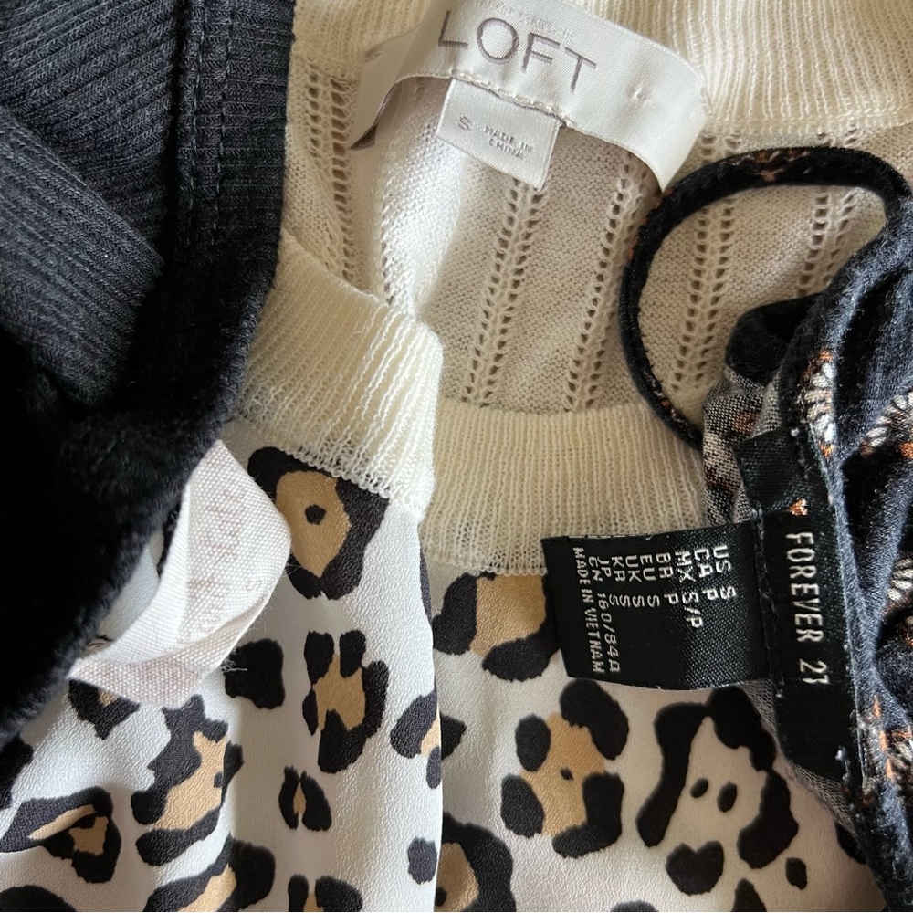 Small Lot of Boho & Animal Print Sleeveless Tops - Picture 2 of 10